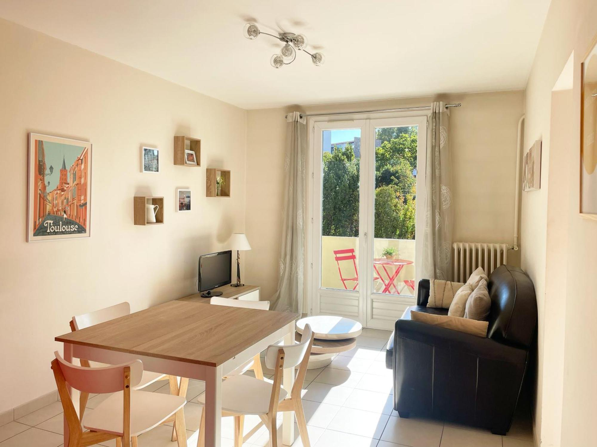 Toussaint Apartment ตูลูส ภายนอก รูปภาพ