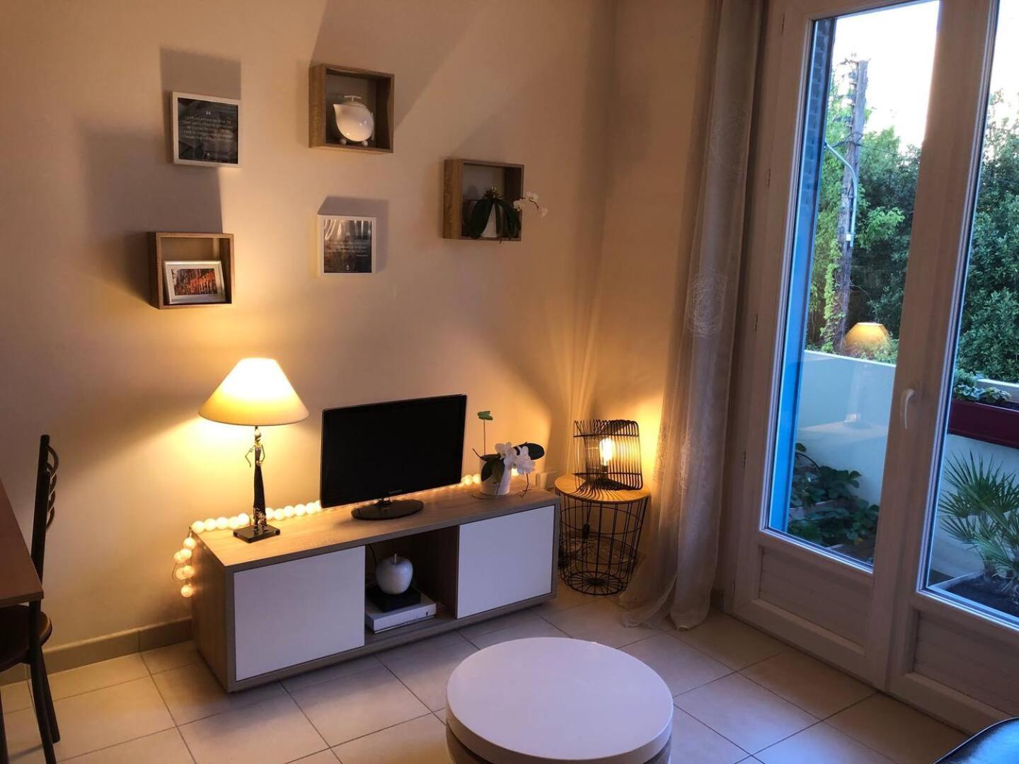 Toussaint Apartment ตูลูส ภายนอก รูปภาพ