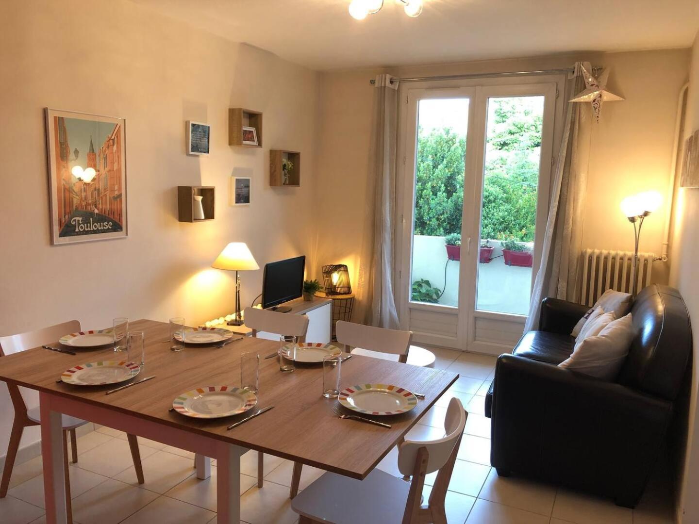 Toussaint Apartment ตูลูส ภายนอก รูปภาพ